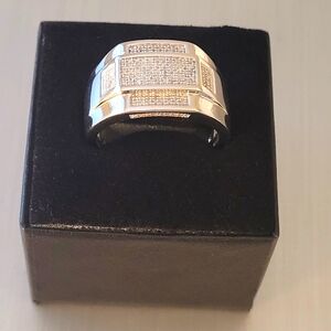 Stylish & Dressy Men's Ring. Sterling Silver 925. Size 11.